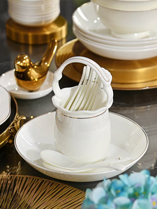 Juego <span class=keywords><strong>de</strong></span> Vajilla <span class=keywords><strong>de</strong></span> Porcelana Fina <span class=keywords><strong>Windsor</strong></span> Castle, 52 Piezas, Porcelana Blanca con Borde Dorado, Apto para Lavavajillas, para Familias y Bodas - Product Image 3