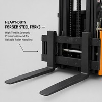 Chariot élévateur électrique VNA 3 voies de 1,5 tonne, tête de fourche rotative à 180°, hauteur de levage de 6 m, batterie lithium-ion, pneus en polyuréthane, type stand-on