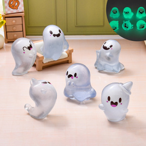 Llaveros y Colgantes Decorativos de Fantasmas Brillantes Rojos que Brillan en la Oscuridad para Halloween, Adornos Hechos a Mano para Escritorio, Regalos Festivos - Product Image 1