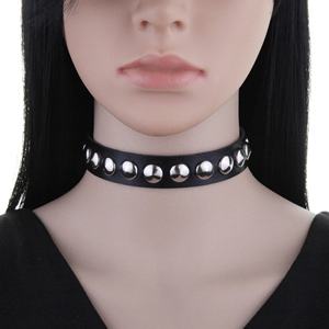 गोल कीलक कॉलर चमड़ा चोकर हार ट्रेंड जड़ित कॉलर - Product Image 4