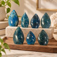 Ornement Goutte d'Eau en Apatite Bleue, Cristal Poli, Décoration d'Intérieur, Pierre de Guérison, Pièce d'Exposition, Décoration de Bureau, Étagère, Table