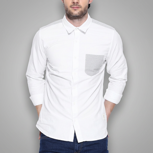 Chemise blanche décontractée à manches longues 100 % coton pour homme, respirante, anti-boulochage, avec empiècement contrastant au dos et poche plaquée, en sergé teint en fil - Product Image 3