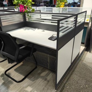 Jiuyi, muebles de oficina de gama alta con particiones, escritorio de oficina triple doble individual, se puede personalizar, combinación de escritorio de oficina grande - Product Image 4