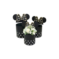 Boîte à fleurs ronde Mickey Mouse Minnie Hug Bucket, coffret cadeau fleuri trois pièces avec boîte cadeau à main