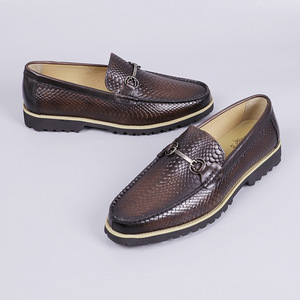 Mocassins en cuir véritable pour hommes, bout rond, à enfiler, antidérapants, pour le bureau, toutes saisons, semelle en caoutchouc - Product Image 3
