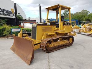 Mini excavadora sobre orugas CAT D4C usada de las ventas calientes buenas condiciones con el precio bajo hecho en Japón - Product Image 4