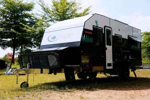 Remolque Camper para Motocicletas Manley de 19 pies, el Más Ligero, con Capacidad para 4-6 Personas, Construcción con Paneles Sándwich - Product Image 3