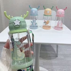 Nueva Botella de Agua Infantil con Diseño de Cuerno de Ciervo, Tapa con Cierre a Presión, Logotipo Personalizado, Botella de Agua de Plástico Portátil con Correa - Product Image 6