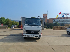 Camion compacteur à chargement arrière Dongfeng 4x2 de 6 m³ pour la collecte des déchets - Product Image 2