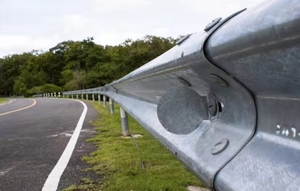 Autoroute en <span class=keywords><strong>acier</strong></span> <span class=keywords><strong>galvanisé</strong></span> à chaud à faible coût w système de poutre garde-corps en métal pour l'afrique du sud - Product Image 6