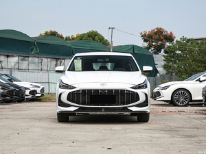 2023 <span class=keywords><strong>MG5</strong></span> berline de luxe 180DVVT manuel essence 1.5L lumière sombre intérieur EV voiture hybride Option nouvelles voitures en alliage d'aluminium galerie de toit - Product Image 6