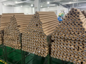 Rotolo Jumbo adesivo in lattice di <span class=keywords><strong>benda</strong></span> medica di fabbrica di cobende coesive materiale grezzo 106cm * 4.5m nastro sportivo - Product Image 2