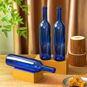 Botella de Vidrio Sostenible de 750 ml para Vino con Serigrafía, Fondo Plano, Acabado de Corcho, Caja de 12 Unidades, Azul Cobalto para Tequila - Product Image 3