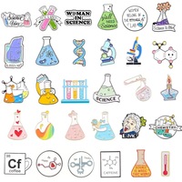 36 Stile Physik-Wissenschaft Partikel-Anstecknadel Chemie Molekular Periodensystem Emaille-Pin Brosche für Wissenschaftler und Ärzte