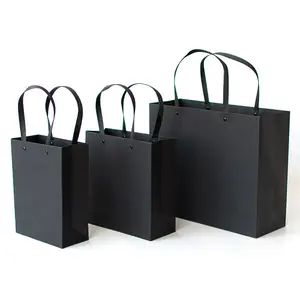 Black Business Gift Bag Packaging Portable Rivet Shopping Paper Bag For Clothing
