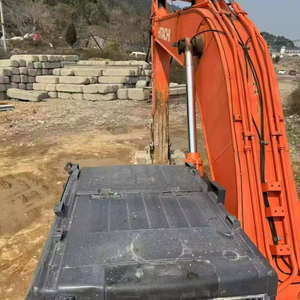 รถขุดตีนตะขาบขนาดเล็ก6ton ZX260ใช้แล้วประหยัด - Product Image 5