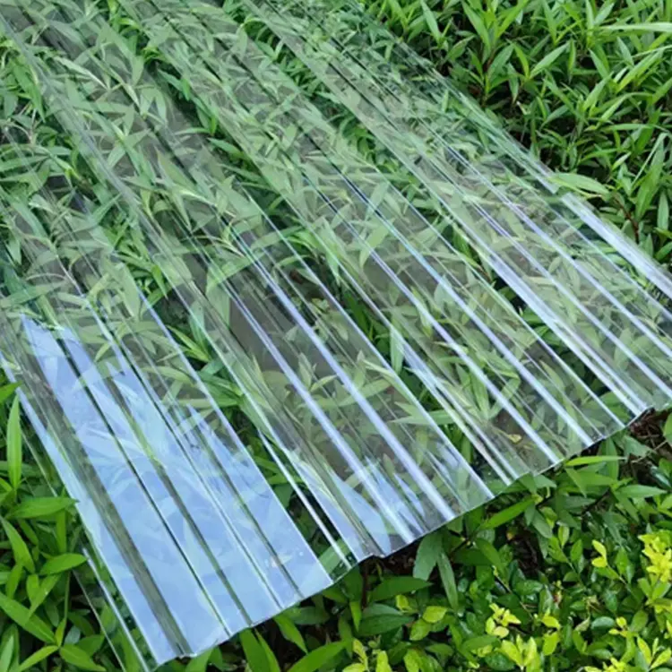 بلاط سقف من البولي كاربونات للدفيئة من صفائح البولي كاربونات المموج البلاستيكي الواضح 1 مم