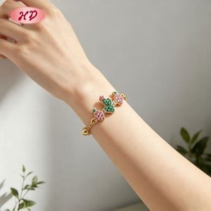 Conjunto de Pulsera y Colgante de Zirconia Chapado en Oro de 18K con Forma de Cactus del Desierto para Mujer, Lindo Regalo de Boda para Espíritus Libres - Product Image 2