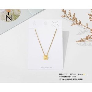 Collana Nocoll X con Ciondolo in Acciaio Inossidabile Placcato Oro, Charm Minimalista con Lettera, Unisex per Uso Quotidiano 12x14cm - Product Image 3