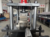 Máquina Perfiladora de Rollos para Techos de Acero Galvanizado, Tipo Omega, Popular en Australia