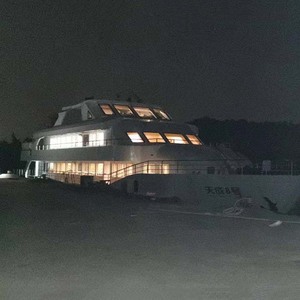 Yate Sheng Tuo Li Ni de 24.3m, de Fibra de Vidrio, con Motor de Gasolina de 350HP, 30-35 Nudos, Barco Turístico Comercial - Product Image 4