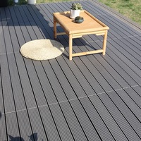 Carreaux de terrasse modernes antidérapants en WPC à emboîtement étanche forme carrée jardin extérieur bricolage sol à emboîtement pour extérieur