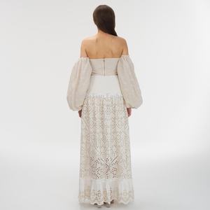 Ensemble deux pièces personnalisé par le fabricant OEM : Haut court brodé à motif floral et jupe assortie - Product Image 3