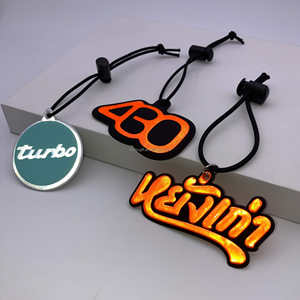 Regalos de seguridad de alta visibilidad personalizados llavero reflectante con logotipo reflectante personalizado parches reflectantes de PVC - Product Image 2