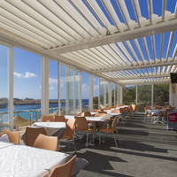 Kits de pergola horizontale motorisée durable pour maisons modernes, pergola bioclimatique en aluminium avec stores solaires