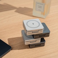 Vente directe d'usine, chargeur sans fil magnétique trois-en-un, charge rapide, matériau TPE, ports MicroUSB/USB-C, chargeur de téléphone pliable de bureau