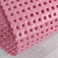 Tissu en rouleau de polyester maillé PVC enduit couleur 450 g/m² en fil 3000D haute résistance et résistant à l'usure pour clôture extérieure, pare-soleil et usage industriel