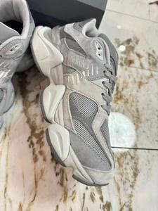 Low-price Wholesale High-quality Retro Fashionable Casual Shoes Cushioned Soles Breathable Mesh Upper Suitable Summer Walking. - Product Image 4