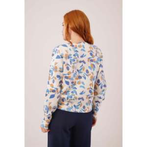 Pull en maille anti-boulochage décontracté pour femme, motif feuilles imprimé numériquement, couleur blanc cassé, manches longues, collection automne, écoresponsable - Product Image 6