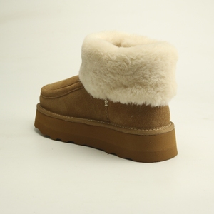 Botas Femininas com Strass Lateral em Chocolate - Product Image 4