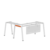 Style design moderne dans une variété de couleurs disponibles avec pieds en acier à tube trapézoïdal pour tables de conférence