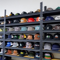 Logotipo de bordado personalizado y logotipo de bordado 3D Gorra de camionero de malla naranja y negra