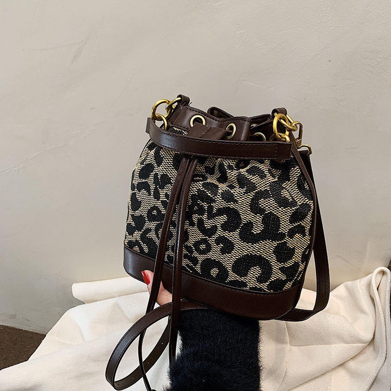 เสือดาว