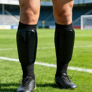 Protège-tibias de football personnalisés en PU EVA pour adultes, légers, compressibles, thermoformables, résistants, avec sublimation, équipement de protection pour le football - Product Image 1