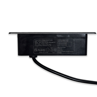 Multiprise encastrable sur mesure, norme britannique, avec 2 prises et 2 ports de charge USB Type-A, pour bureau ou table.