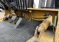 Chariots élévateurs diesel à grande capacité de 8 tonnes à transmission intégrale Bien entretenus Chariots élévateurs à conteneurs CATERPILLAR DP70 de 2004