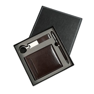 Nuovo Set Regalo Aziendale Portatile: Portafoglio, Porta Biglietti da Visita, Penna, Portachiavi - Tre Pezzi in Materiale PU, Regali Promozionali - Product Image 5