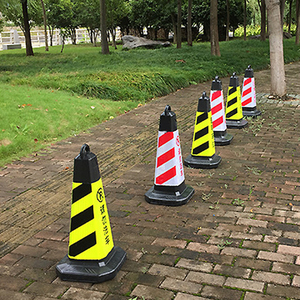 Pas de cône carré de stationnement, cône de route en plastique cône de crème glacée, outils d'avertissement spéciaux pour l'anneau de levage espace de stationnement - Product Image 4