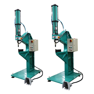 Automatische Nietmaschine für Aluminiumleitern mit Befestigungseinsatz - Product Image 4