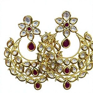 Boucles d'oreilles Kundan de qualité supérieure, belle apparence, parfaites pour les mariages et les occasions spéciales, tenues traditionnelles - Product Image 2