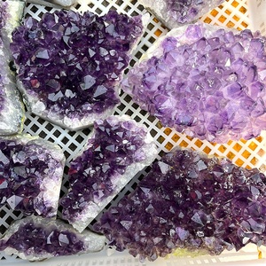 Vendita calda <span class=keywords><strong>cristalli</strong></span> grezzi ametista grezza geode cluster <span class=keywords><strong>cristalli</strong></span> pietre curative cluster di cristallo naturale prodotti <span class=keywords><strong>spirituali</strong></span> - Product Image 3