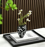 Vase en résine abstrait noir et blanc, bouche asymétrique irrégulière, vase de table moderne pour la décoration de la maison, de la villa et des mariages, vente en gros, OEM