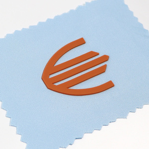 תוויות בגד גוף ברזל ללא מורם מוגבה המותג חום העברת לוגו מותאם אישית חום 3d סיליקון תווית עבור בגדים - Product Image 2