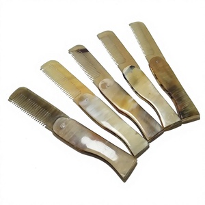 Peigne artisanal en corne de buffle naturelle, personnalisé, de haute qualité, écologique, respectueux de la peau, design moderne, pour salon et usage domestique, coiffure - Product Image 1