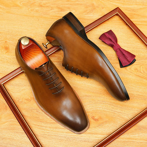 Chaussures habillées Oxford luxueuses sur mesure en cuir véritable avec lacets réglables Conception simple pour chaussures pour hommes - Product Image 4