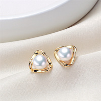 Boucles d'oreilles clous tendance en argent S925 avec perles d'eau douce pour femme, brillance intense et éclatant, bijoux d'oreille à la mode